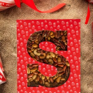 Sinterklaas letter gevuld met verse nootjes