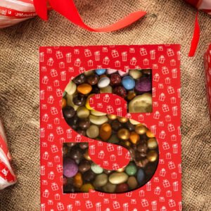 Sinterklaas letter gevuld met gemengde luxe chocolade
