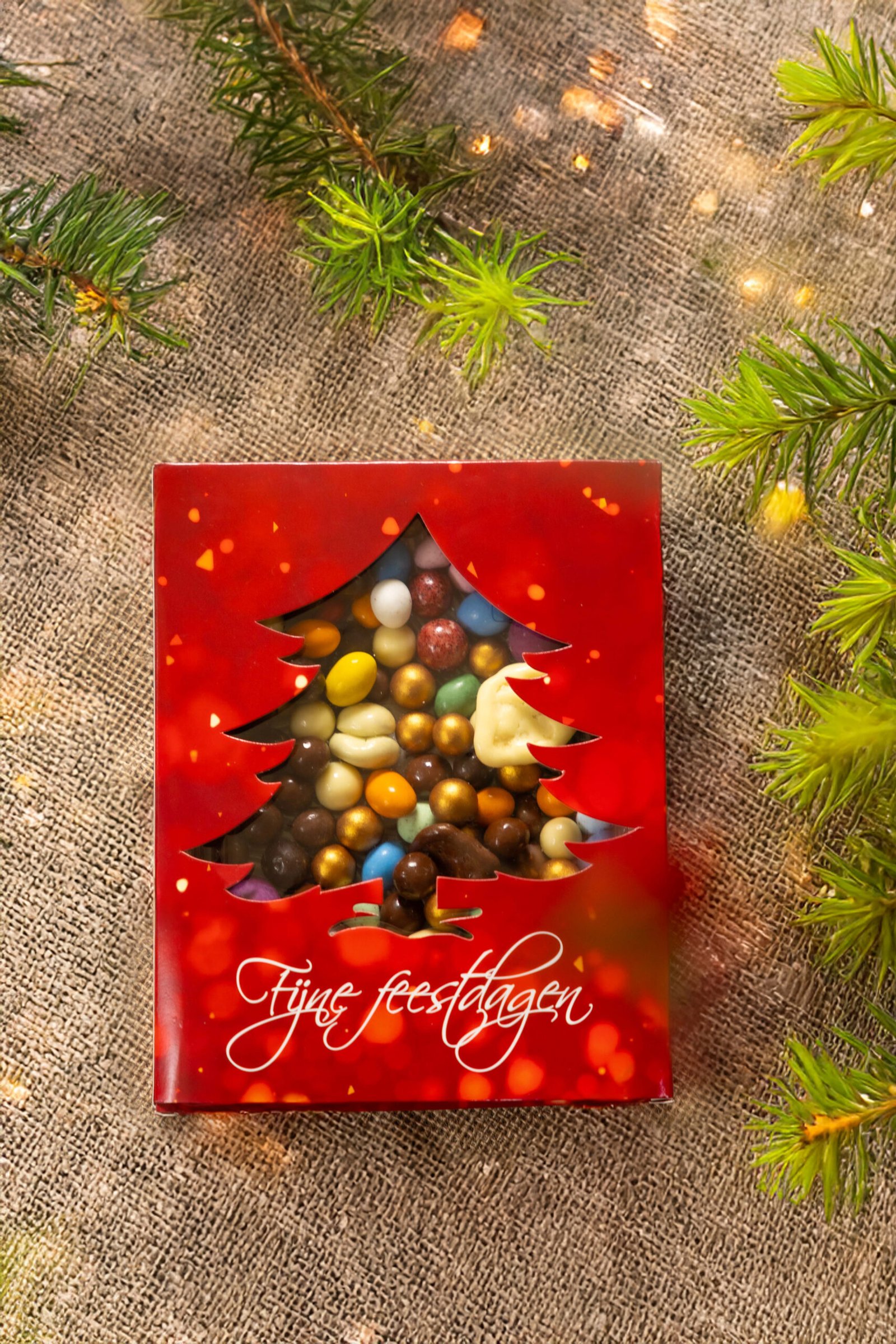 Kerst boom gevuld met luxe gemengde chocolade