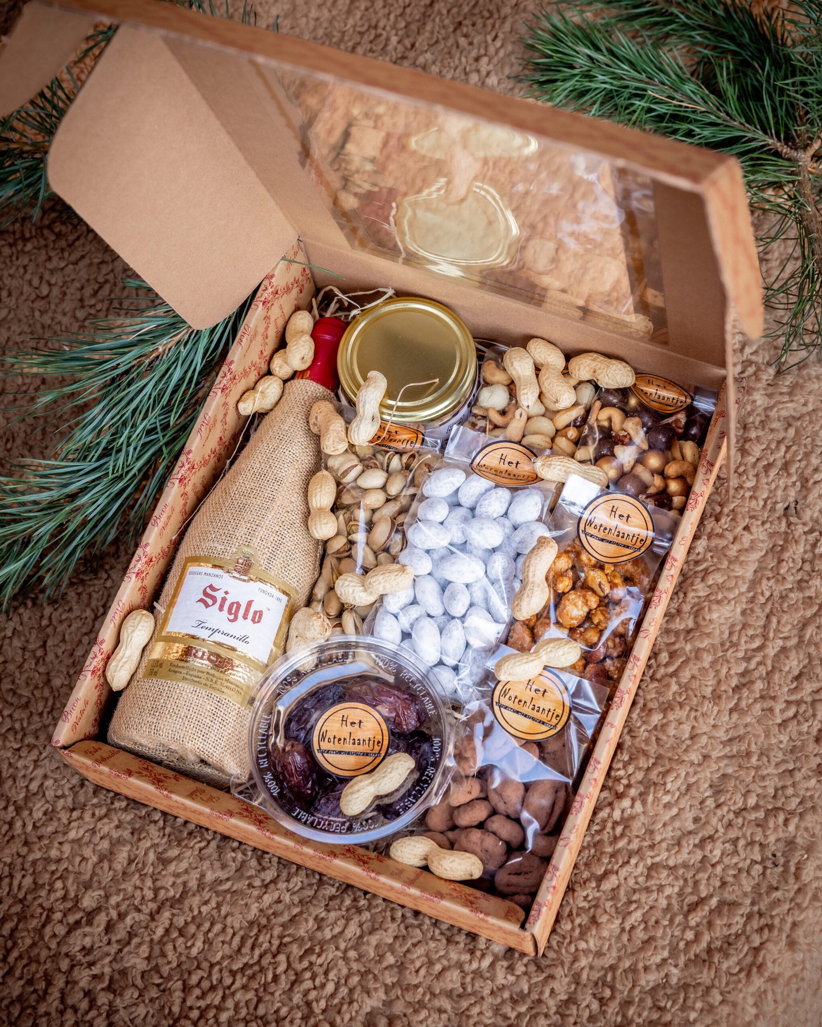 Kerstbox XXL Deluxe (Noten, kaas & wijn) - Image 2